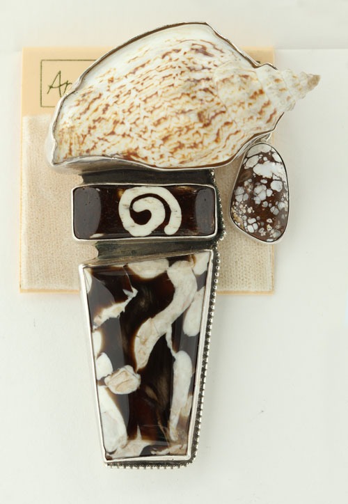 Natural Shell Pin Pendant