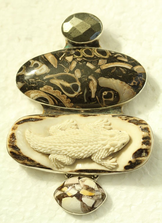 Fallen Antler Lizard Pin-Pendant