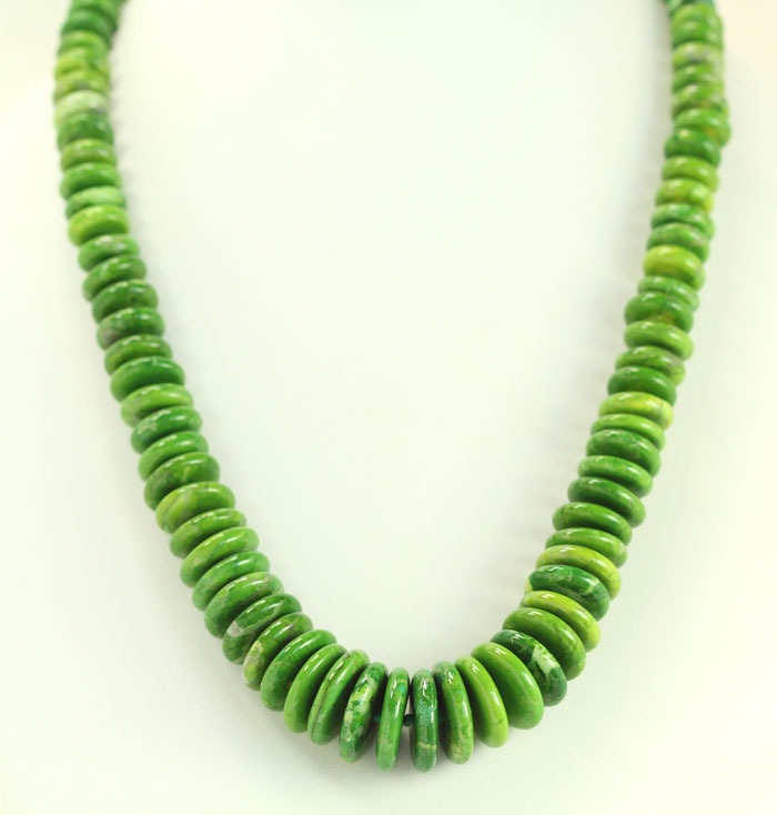Graduated Howlite Discs Necklace