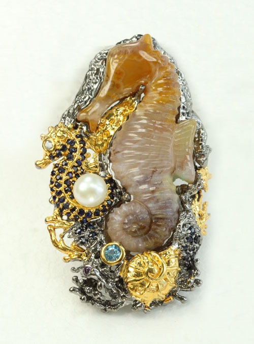 Mother & Baby Seahorse Pin-Pendant