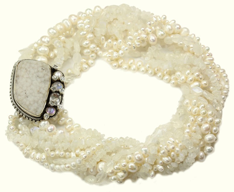 White Pearl Necklace with Magnetic Clasp