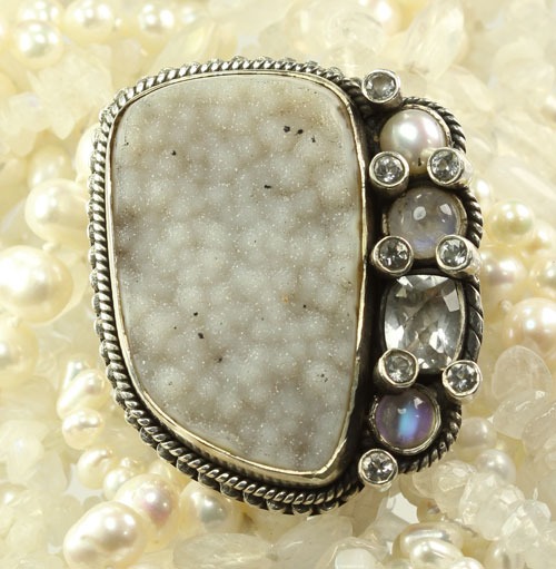 White Pearl Necklace with Magnetic Clasp