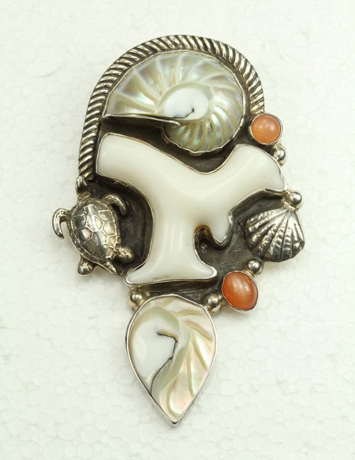 Aquarium Pin-Pendant