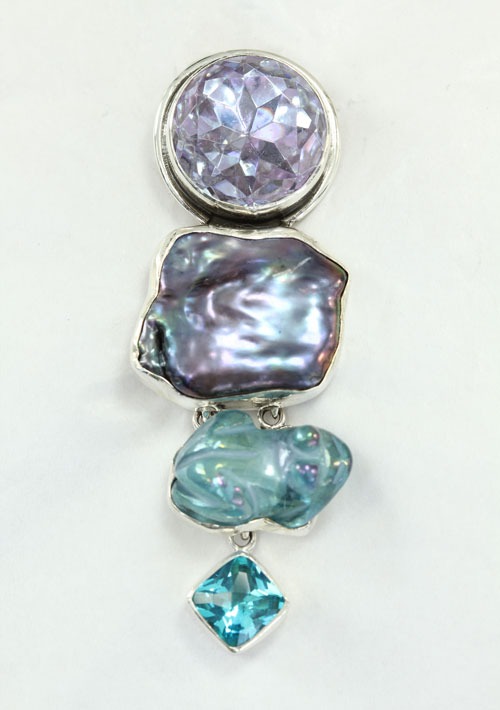 Aura Crystal Pin-Pendant with Vintage Glass Frog