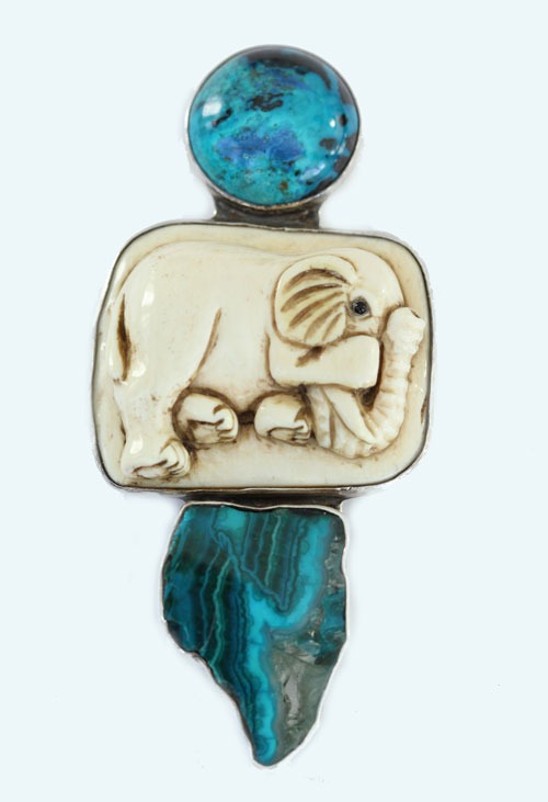  Carved Elephant Pin-Pendant