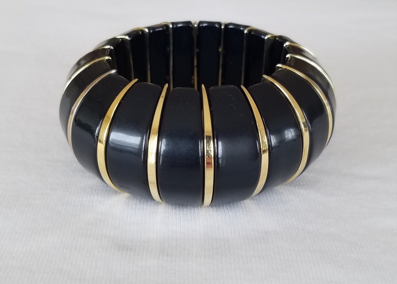Vintage Black Enamel Stretch Bracelet from the 1970s