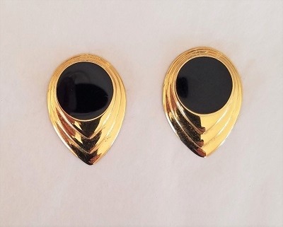Vintage Black Enamel & Gold Tone Screw Back Clip-on Earrings