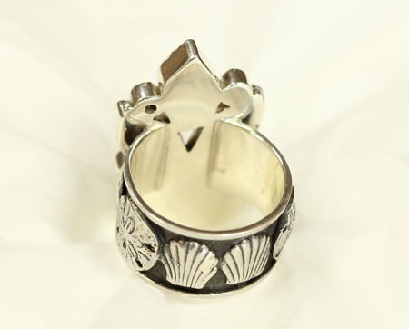 Echo of the Dreamer Shell Statement Ring with Botticelli Style Band