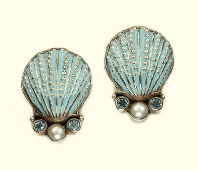 Mars & Valentine Scallop Shell Clip Earrings