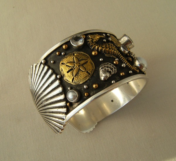 Mars & Valentine Dark Oxidized Botticelli Cuff