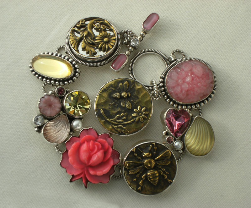 Mars & Valentine Golden Bee Bracelet