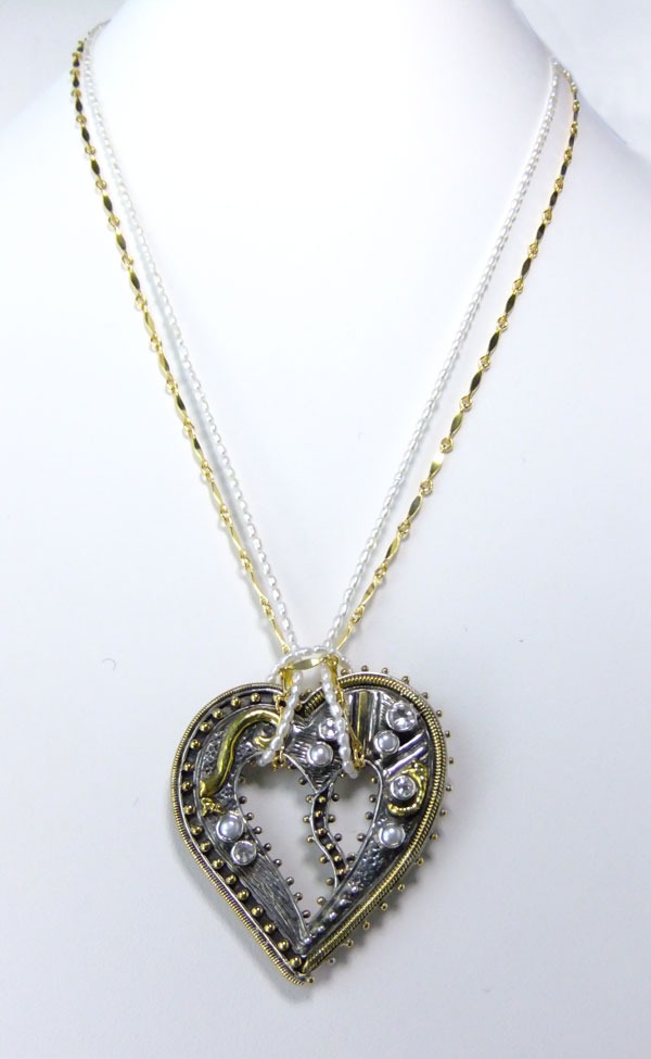 Corazon Necklace