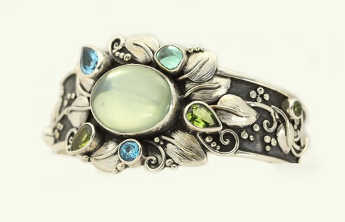 Green Moonstone Gem Accent Cuff