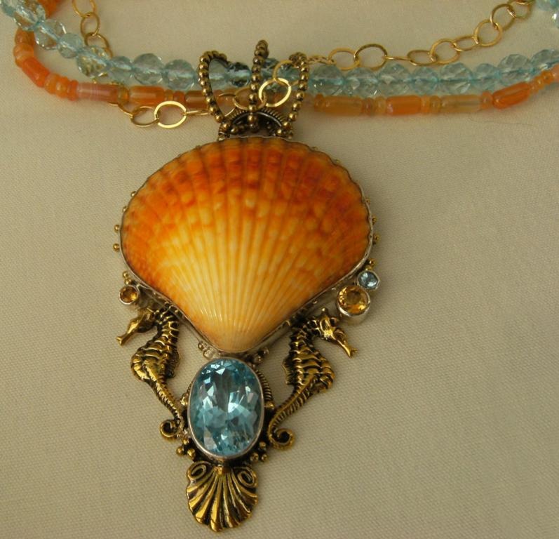 Mars & Valentine Tropical Goddess Necklace