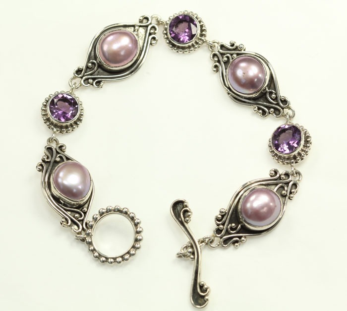 Echo of the Dreamer Amethyst & Pearl Bracelet