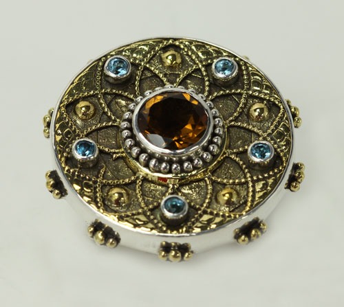 Mars & Valentine Golden Gothic Ring