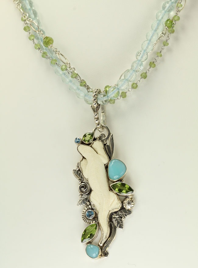 Echo of the Dreamer Carved Lizard Necklace with Andean Opal