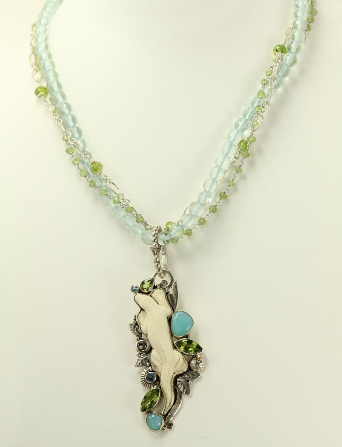 Echo of the Dreamer Carved Lizard Necklace with Andean Opal