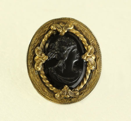 Mars & Valentine Vintage Black Cameo Statement Ring