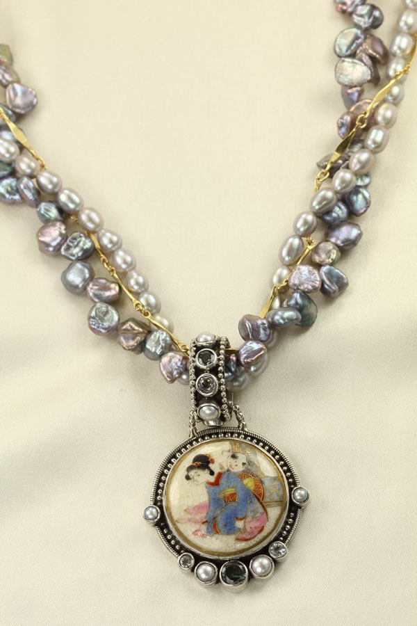 Mars & Valentine Antique Japanese Satsuma Button Pendant Necklace