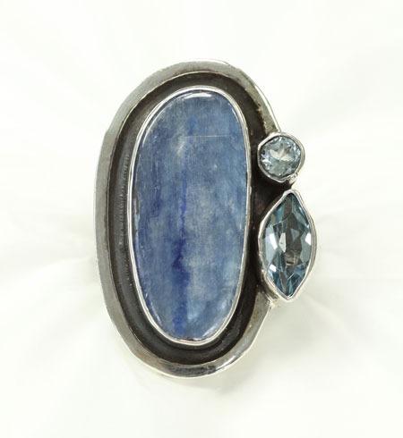 Echo of the Dreamer Kyanite Statement Ring