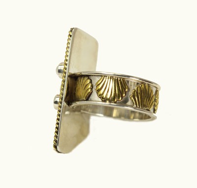 Mars & Valentine Seashell & Sand Dollar Ring
