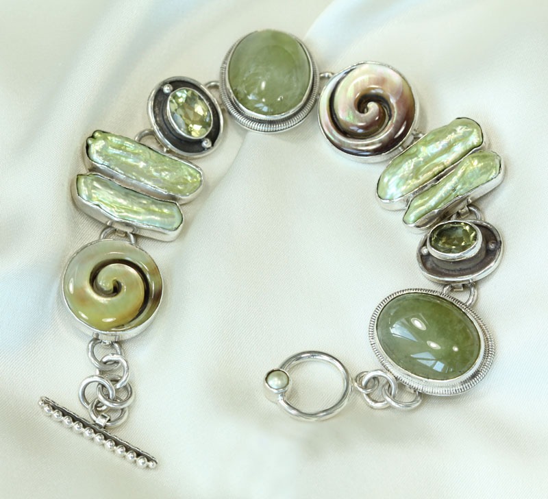 Green Bar Pearl Bracelet with Taupe & Green Accents
