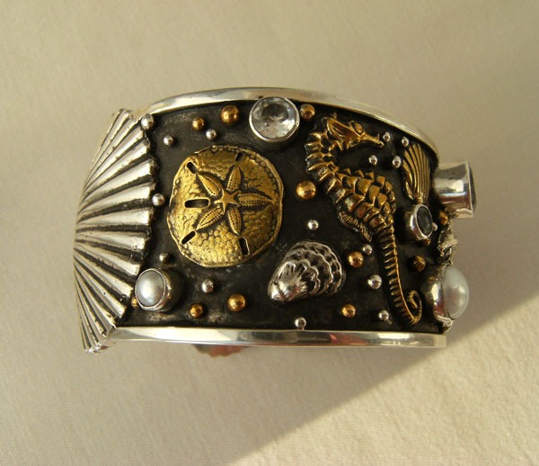 Mars & Valentine Dark Oxidized Botticelli Cuff