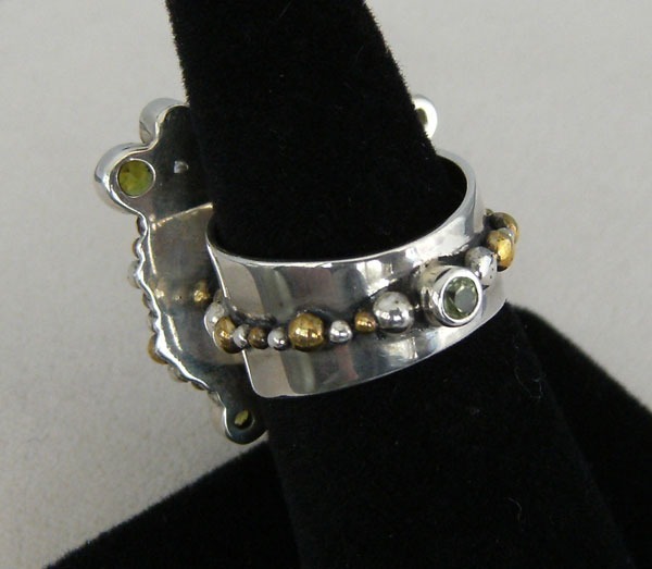 Mars & Valentine Green Dahlia Ring