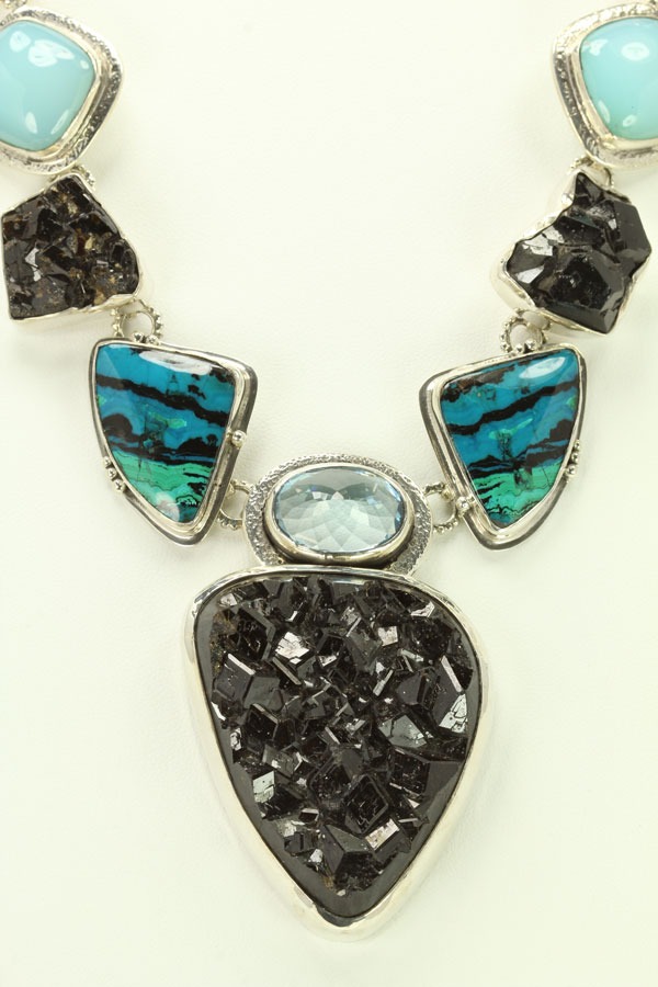 Echo of the Dreamer Black Garnet Statement Collar