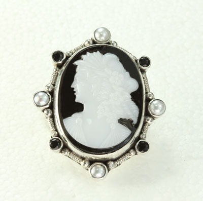Vintage Flora Large Cameo Ring