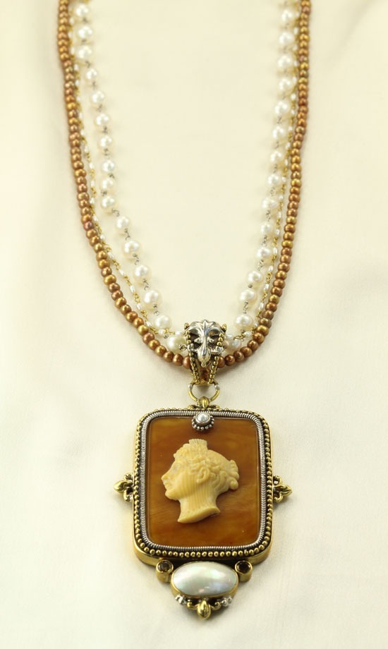 Mars & Valentine Vintage Bakelite Cameo Necklace