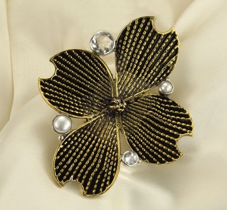 Mars & Valentine Exceptionally Long Dogwood Statement Ring