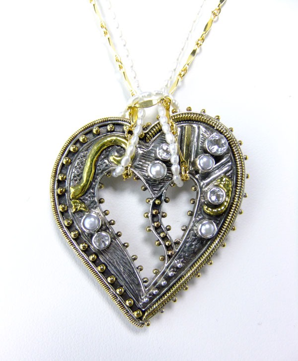 Corazon Necklace