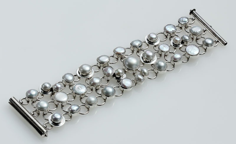Dreamer Classic White Pearl Bracelet
