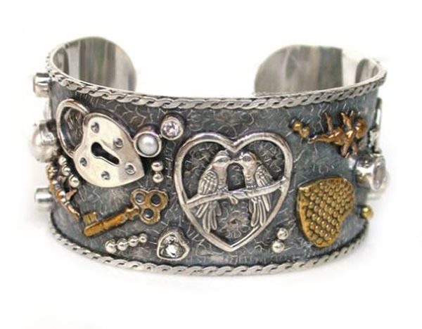 Mars & Valentine Secret Love Cuff