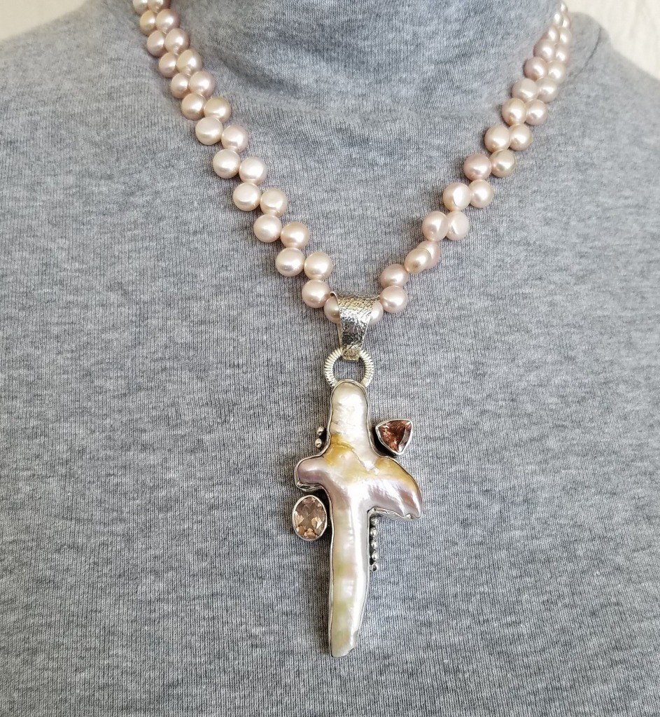 Echo of the Dreamer Natural Pink Fresh Water Pearl Pendant Necklace