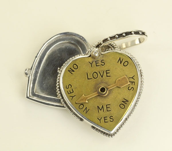 Mars & Valentine Love Meter Locket