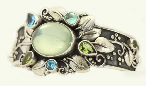 Echo of the Dreamer Green Moonstone Gem Accent Cuff