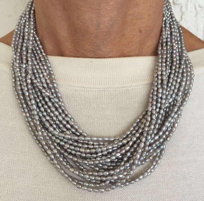 21-Strand Platinum Pearl Tourssade
